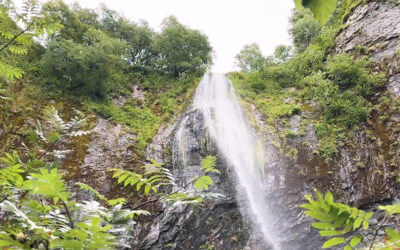 La Grande Cascade: le joyau du Mont-Dore de 30m de hauteur